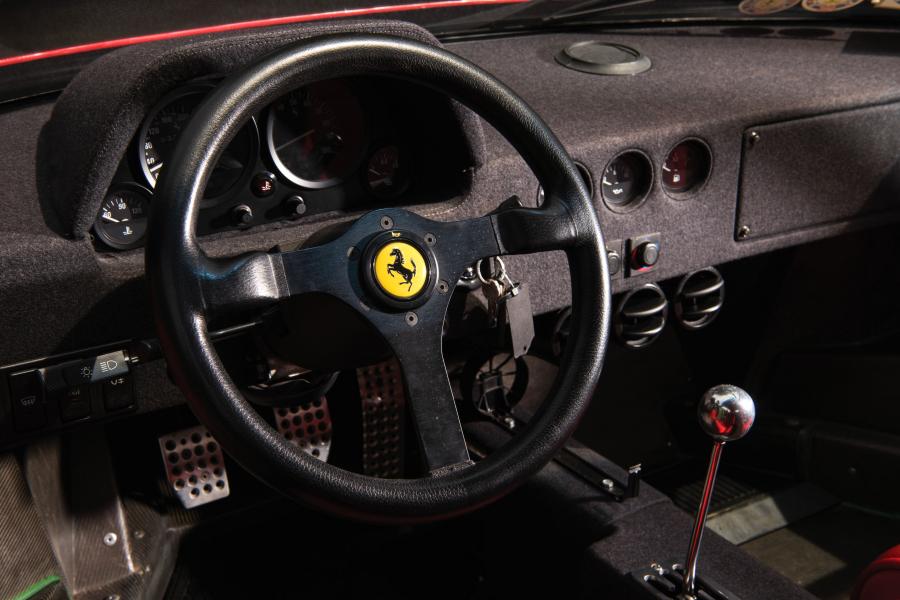Торпедо Ferrari F40 1987 года  (фото 29 из 127)